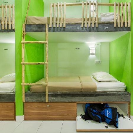 The Eco-Living Hostel เดนปาซาร์ ภายนอก รูปภาพ