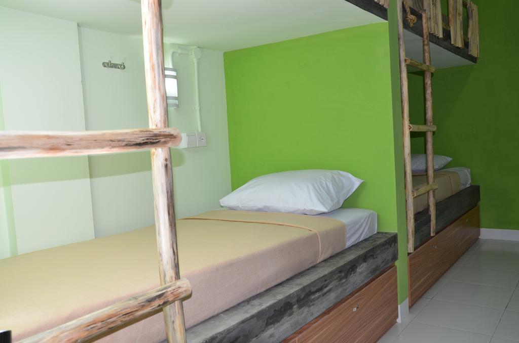 The Eco-Living Hostel เดนปาซาร์ ภายนอก รูปภาพ