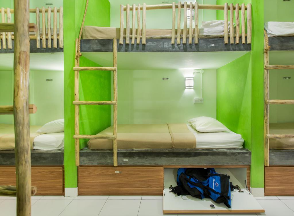 The Eco-Living Hostel เดนปาซาร์ ภายนอก รูปภาพ