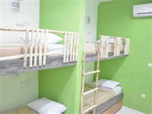 The Eco-Living Hostel เดนปาซาร์ ภายนอก รูปภาพ